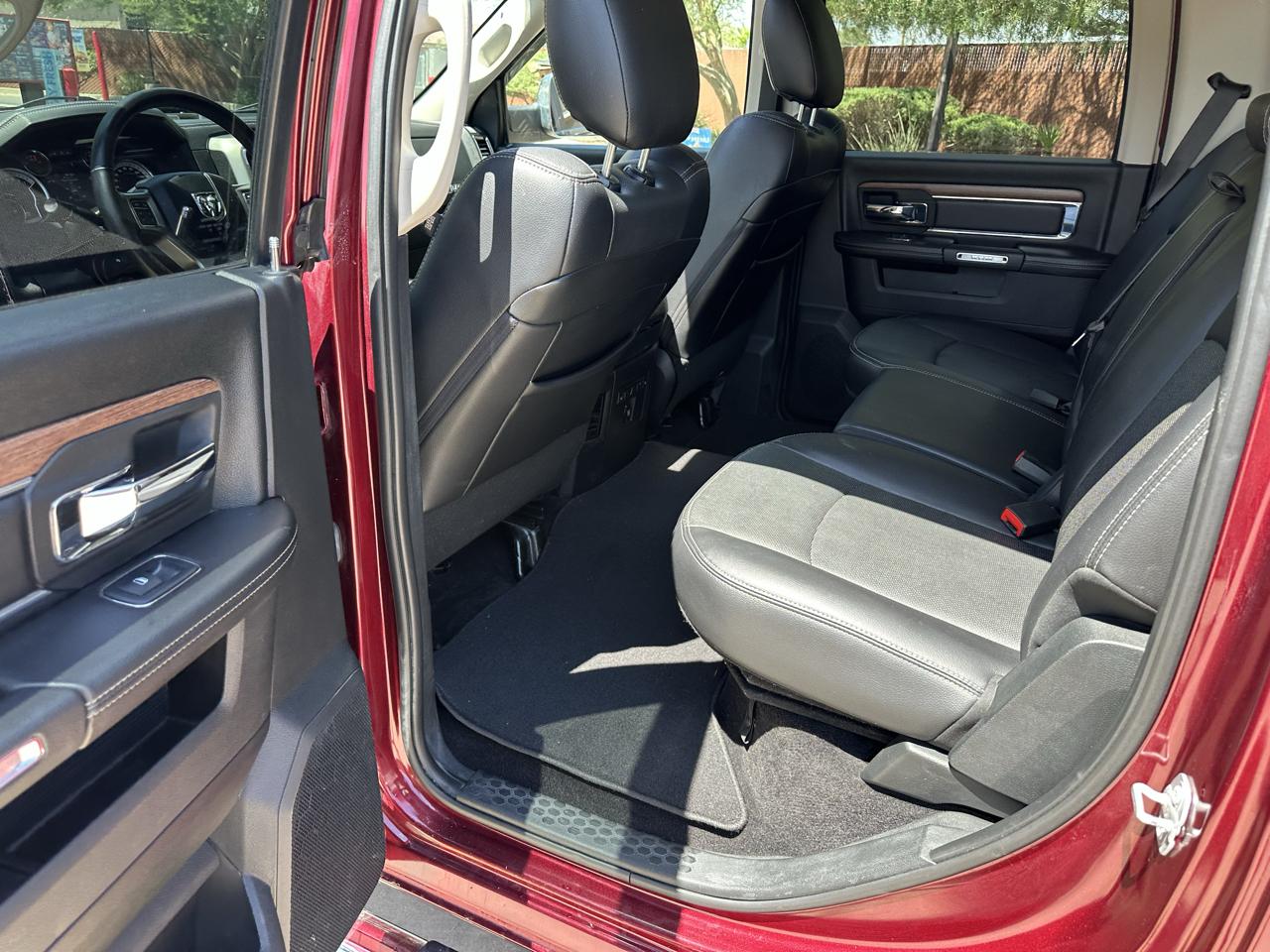 RAM 1500 Laramie Crew Cab SWB 4WD 2017