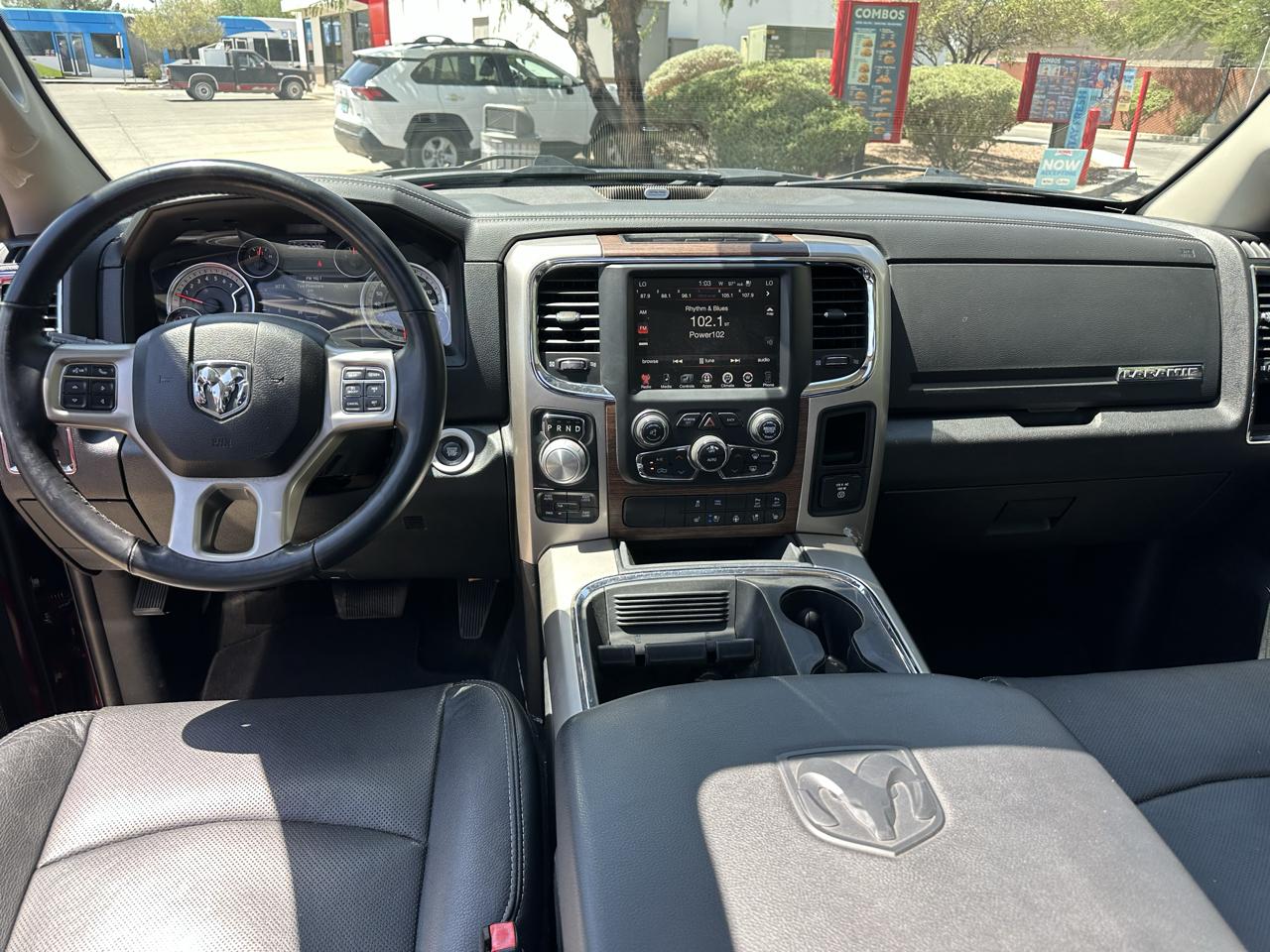 RAM 1500 Laramie Crew Cab SWB 4WD 2017