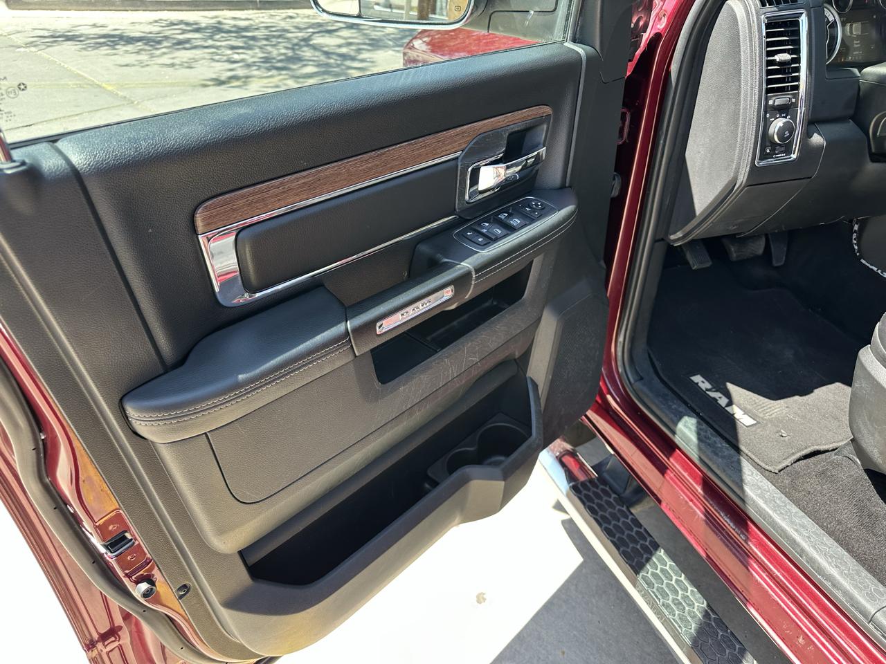 RAM 1500 Laramie Crew Cab SWB 4WD 2017
