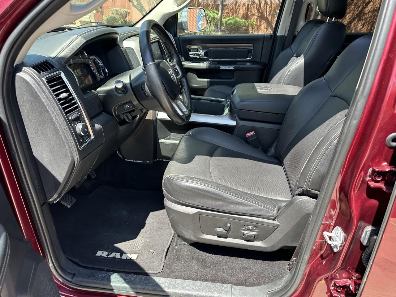 RAM 1500 Laramie Crew Cab SWB 4WD 2017