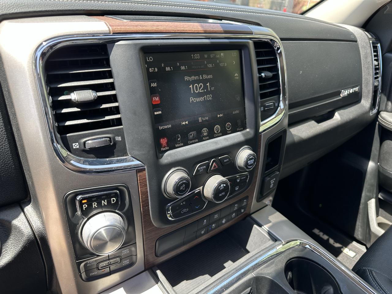 RAM 1500 Laramie Crew Cab SWB 4WD 2017