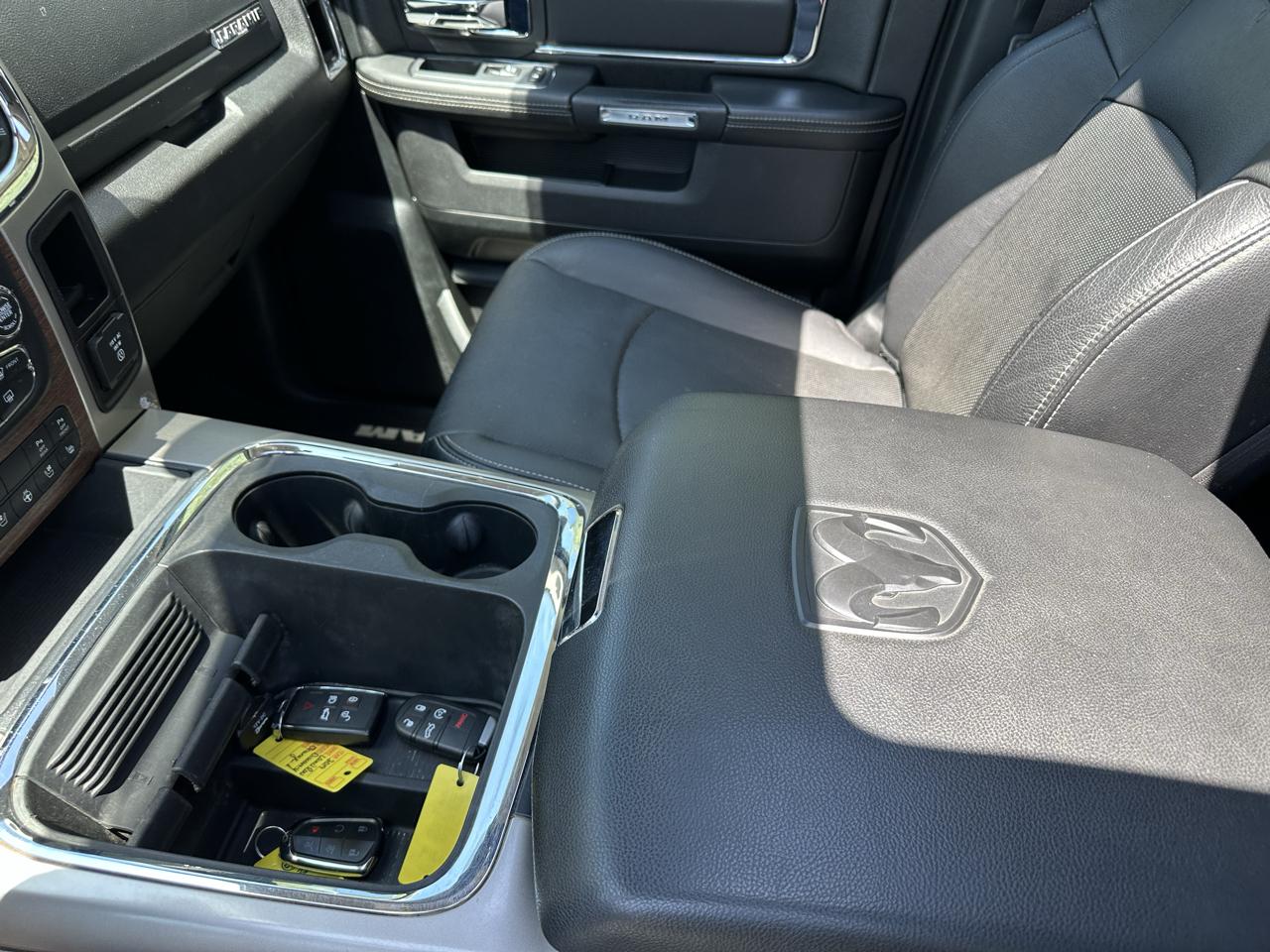 RAM 1500 Laramie Crew Cab SWB 4WD 2017