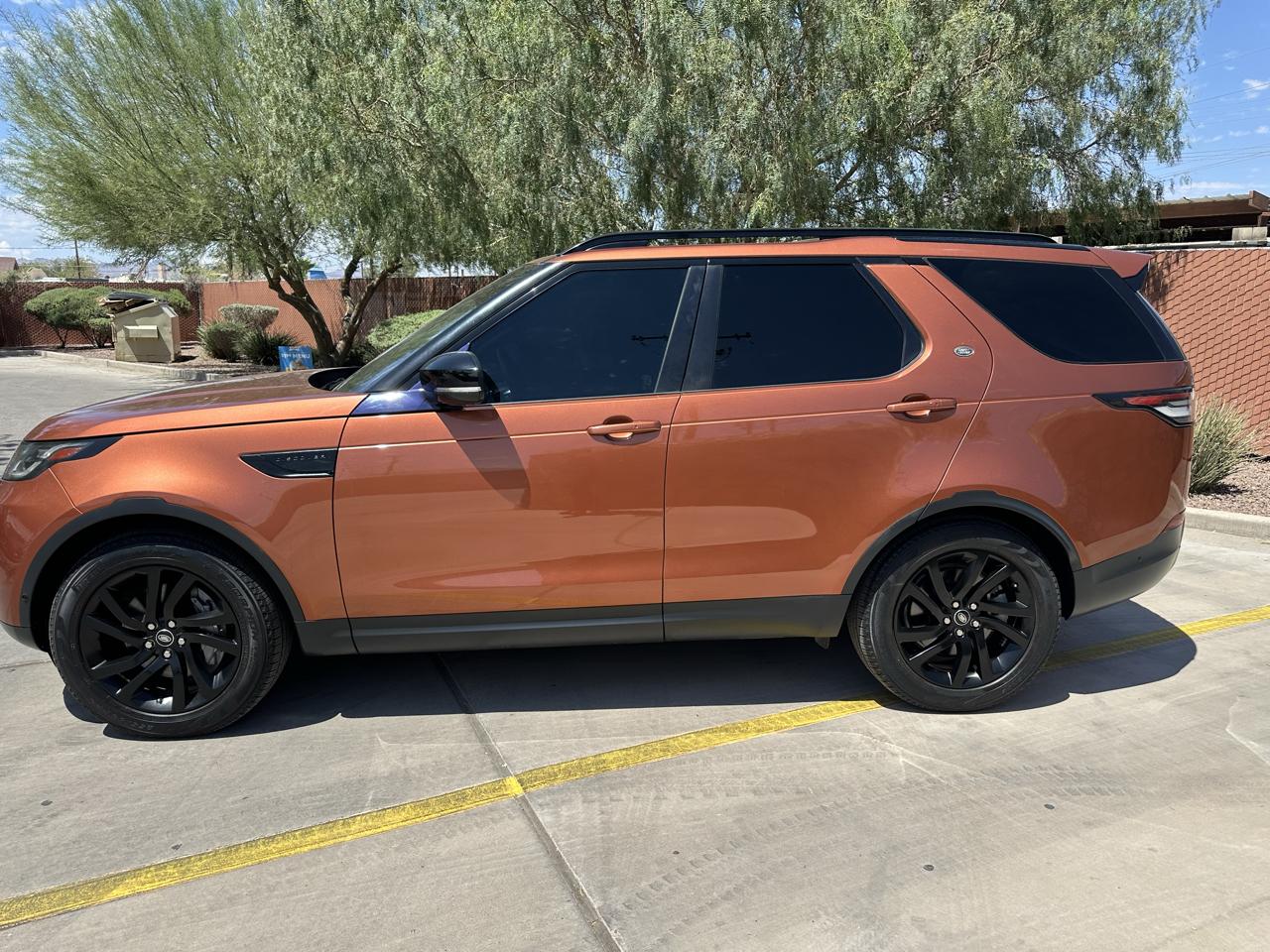 Land Rover Discovery SE 2019