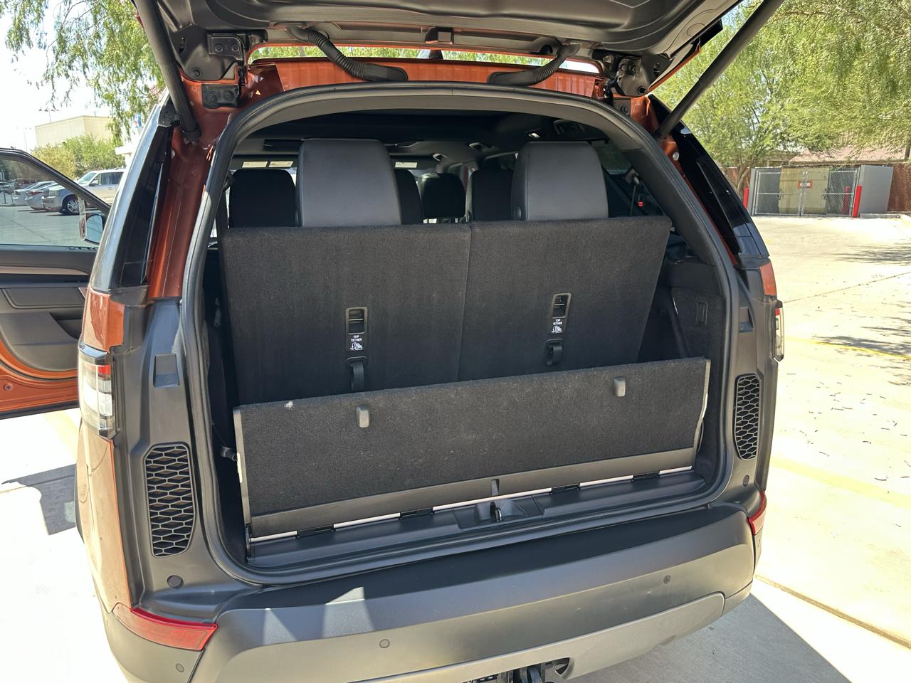 Land Rover Discovery SE 2019