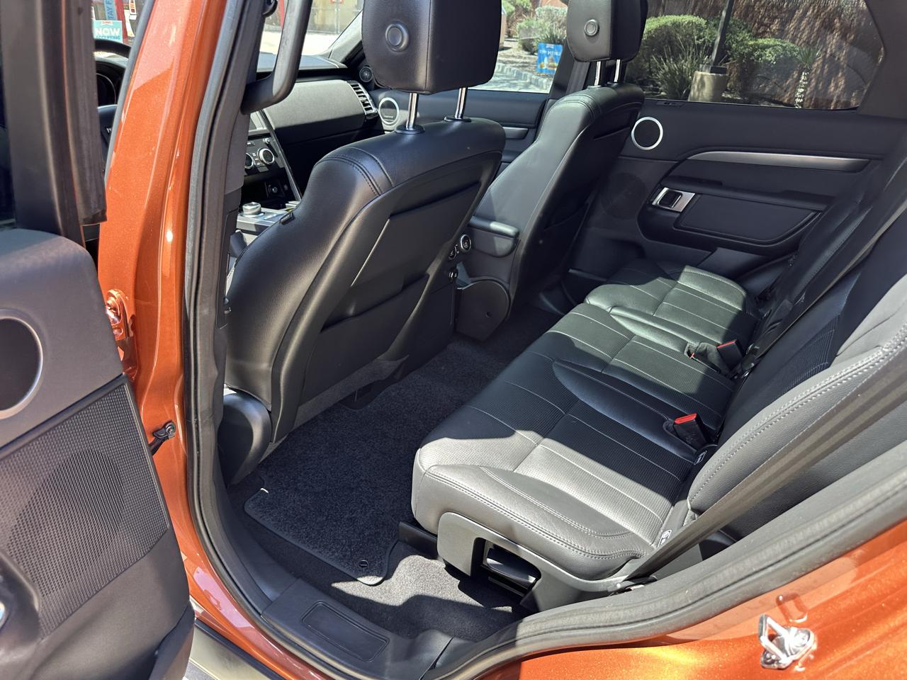 Land Rover Discovery SE 2019