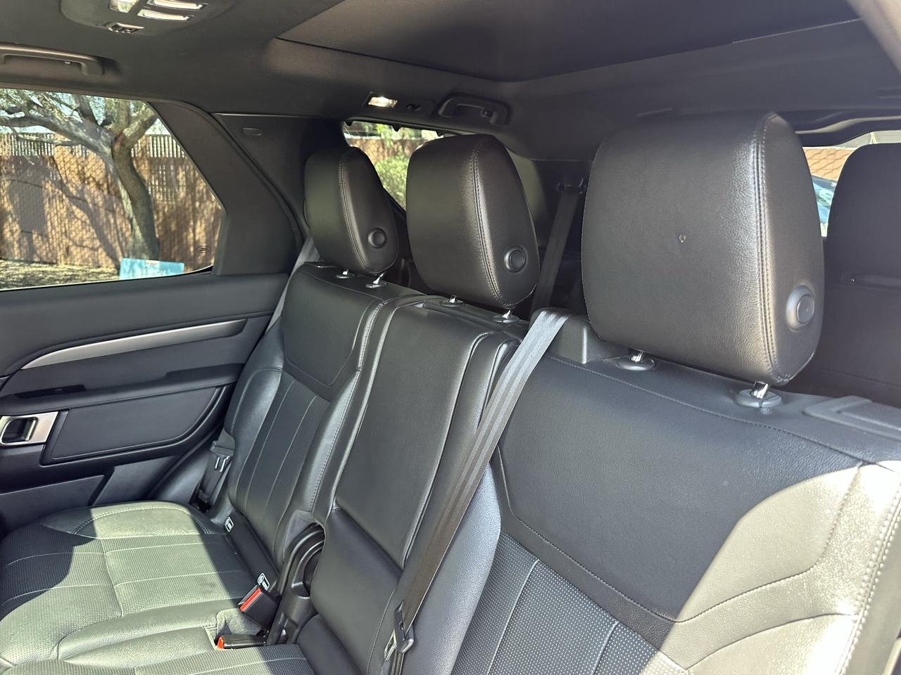 Land Rover Discovery SE 2019