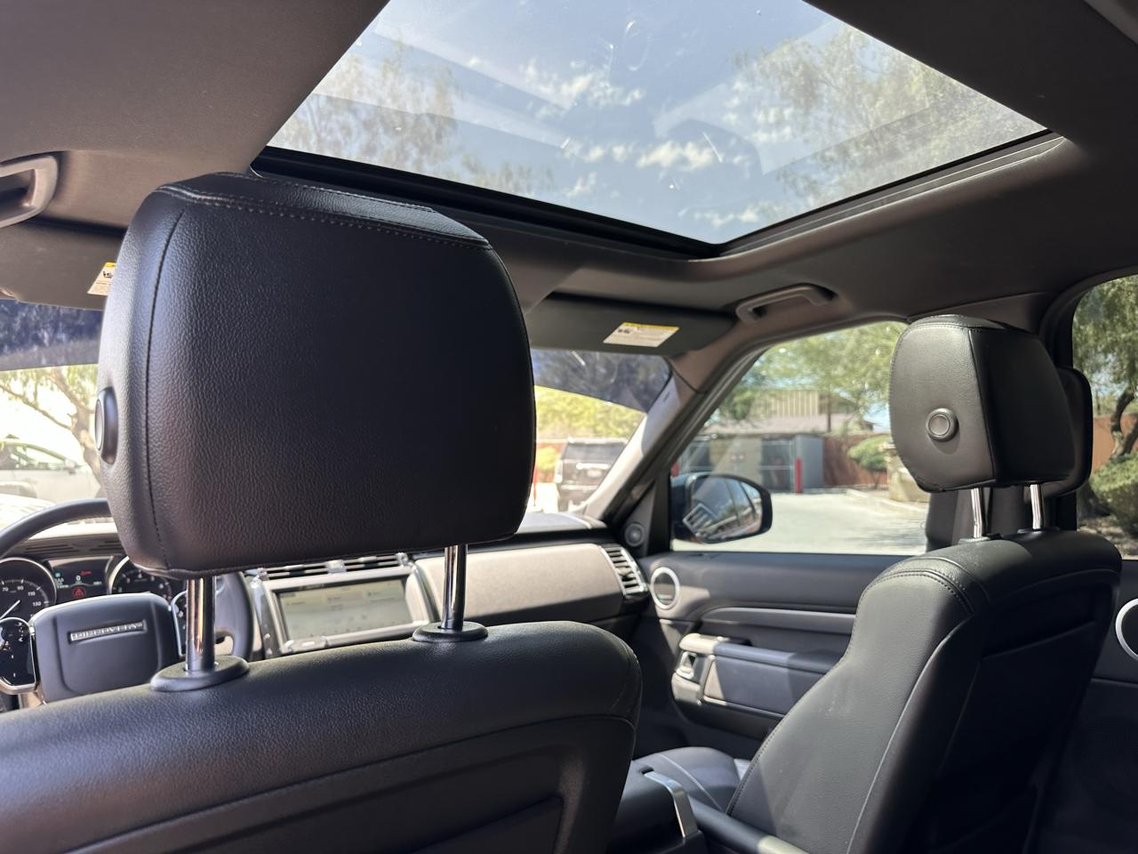 Land Rover Discovery SE 2019