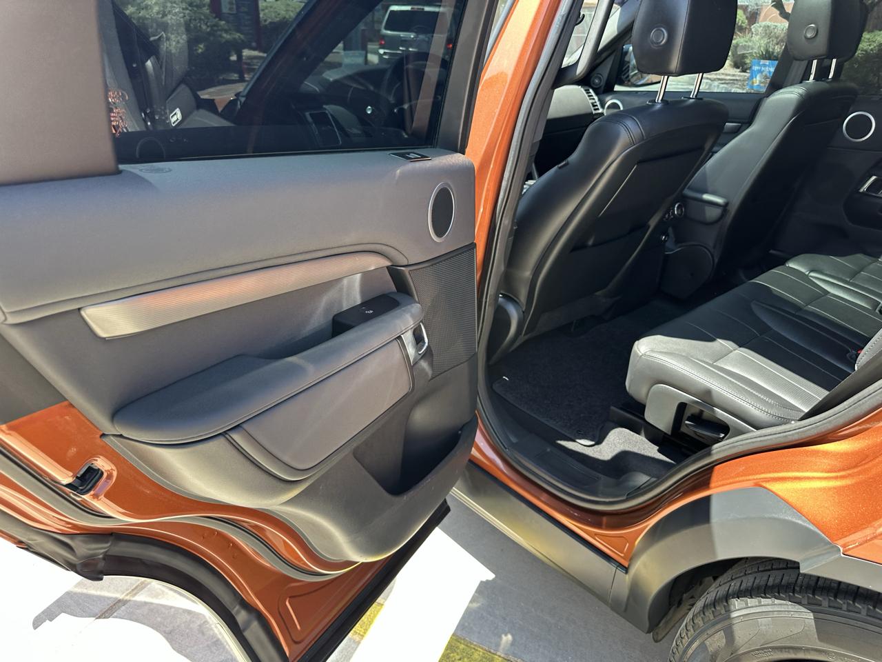 Land Rover Discovery SE 2019