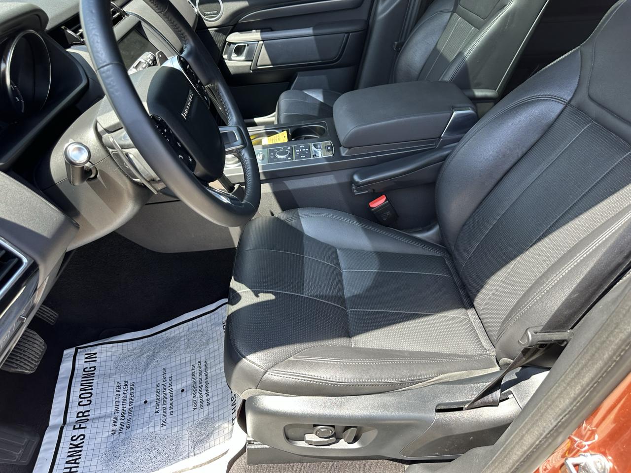 Land Rover Discovery SE 2019
