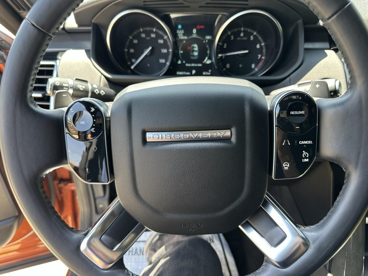 Land Rover Discovery SE 2019