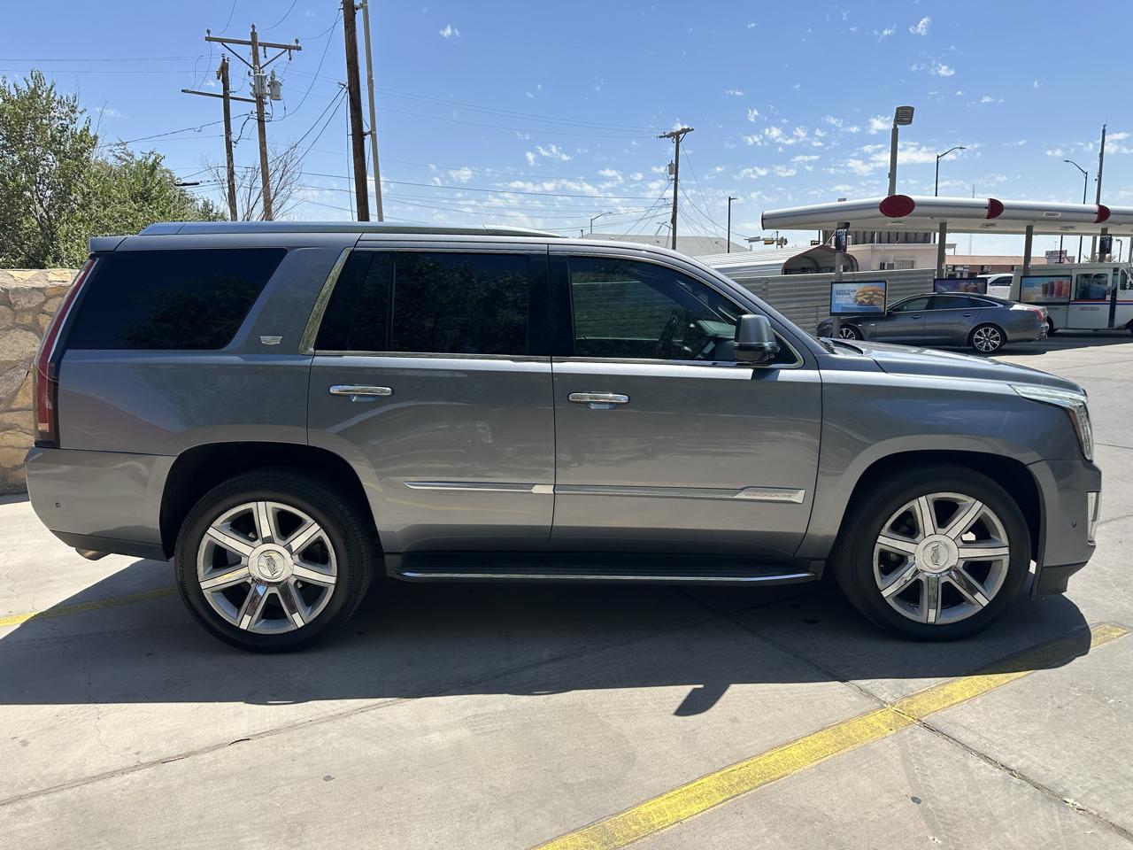 Cadillac Escalade Standard 4WD 2018