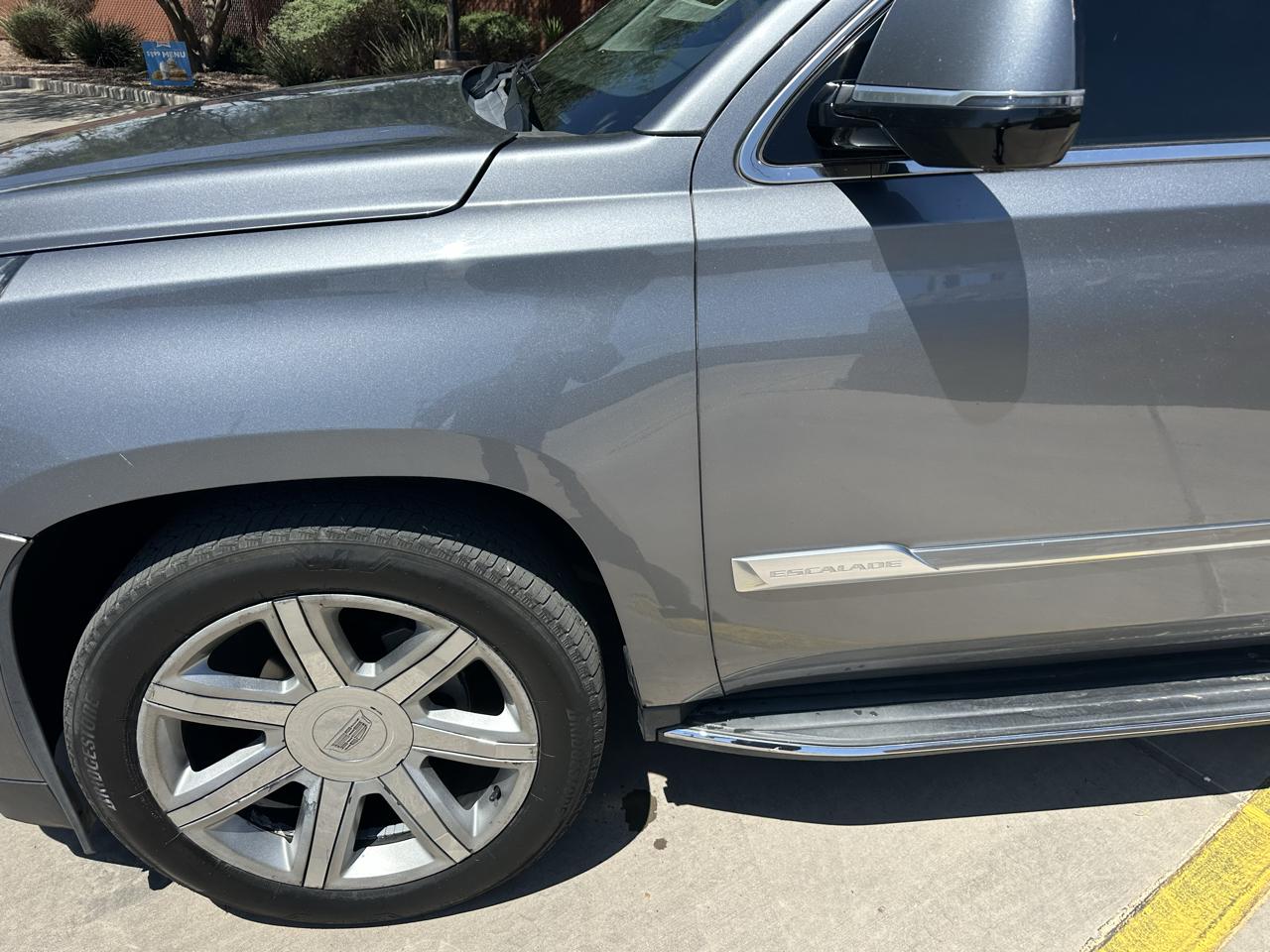 Cadillac Escalade Standard 4WD 2018