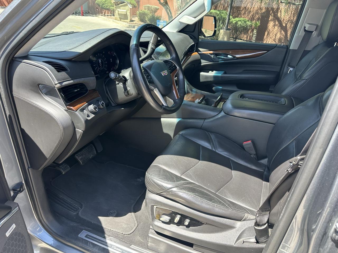 Cadillac Escalade Standard 4WD 2018