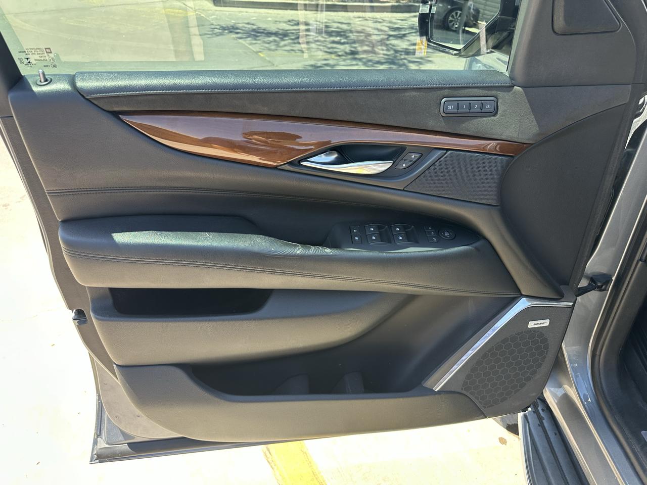 Cadillac Escalade Standard 4WD 2018