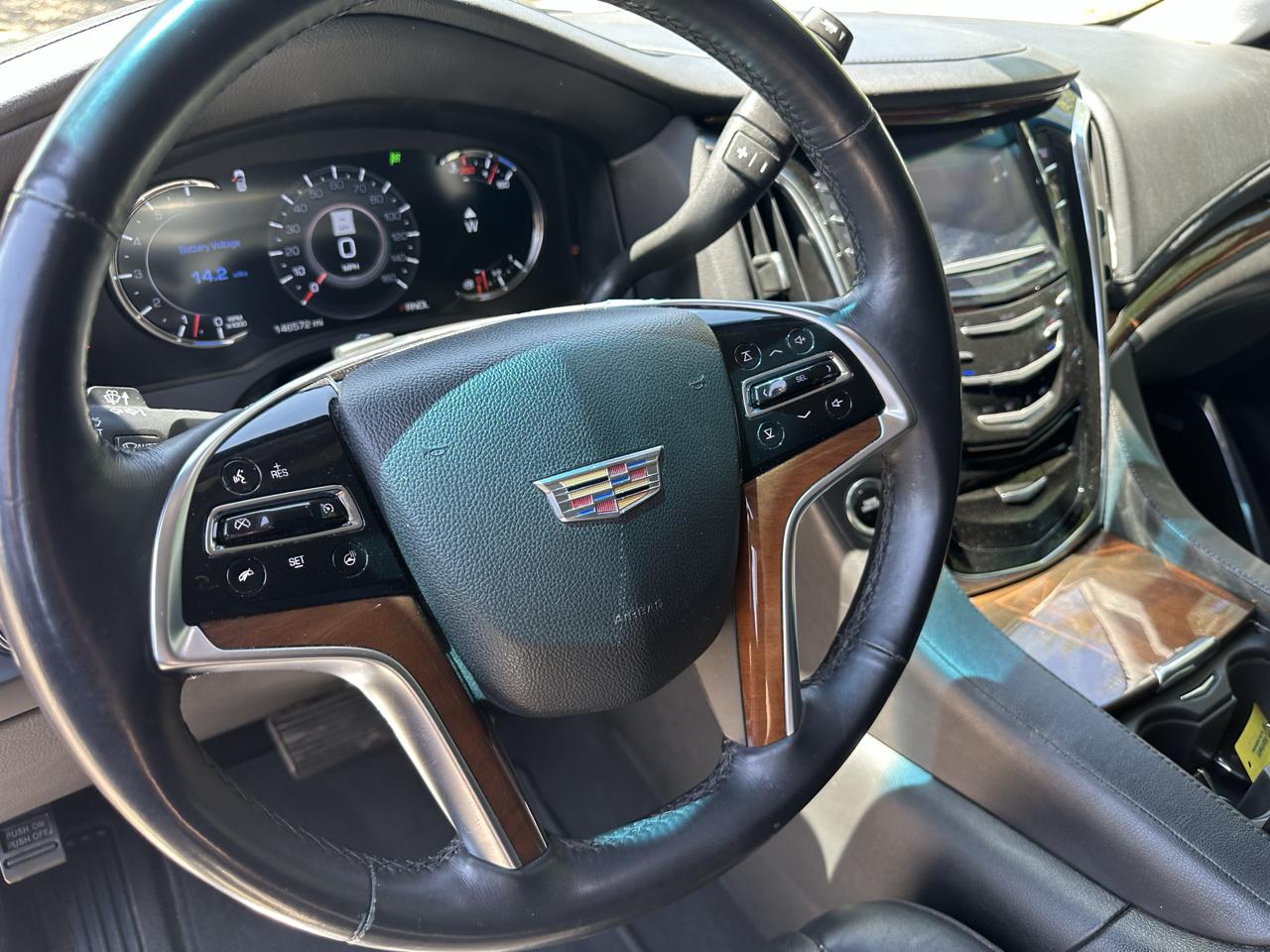 Cadillac Escalade Standard 4WD 2018