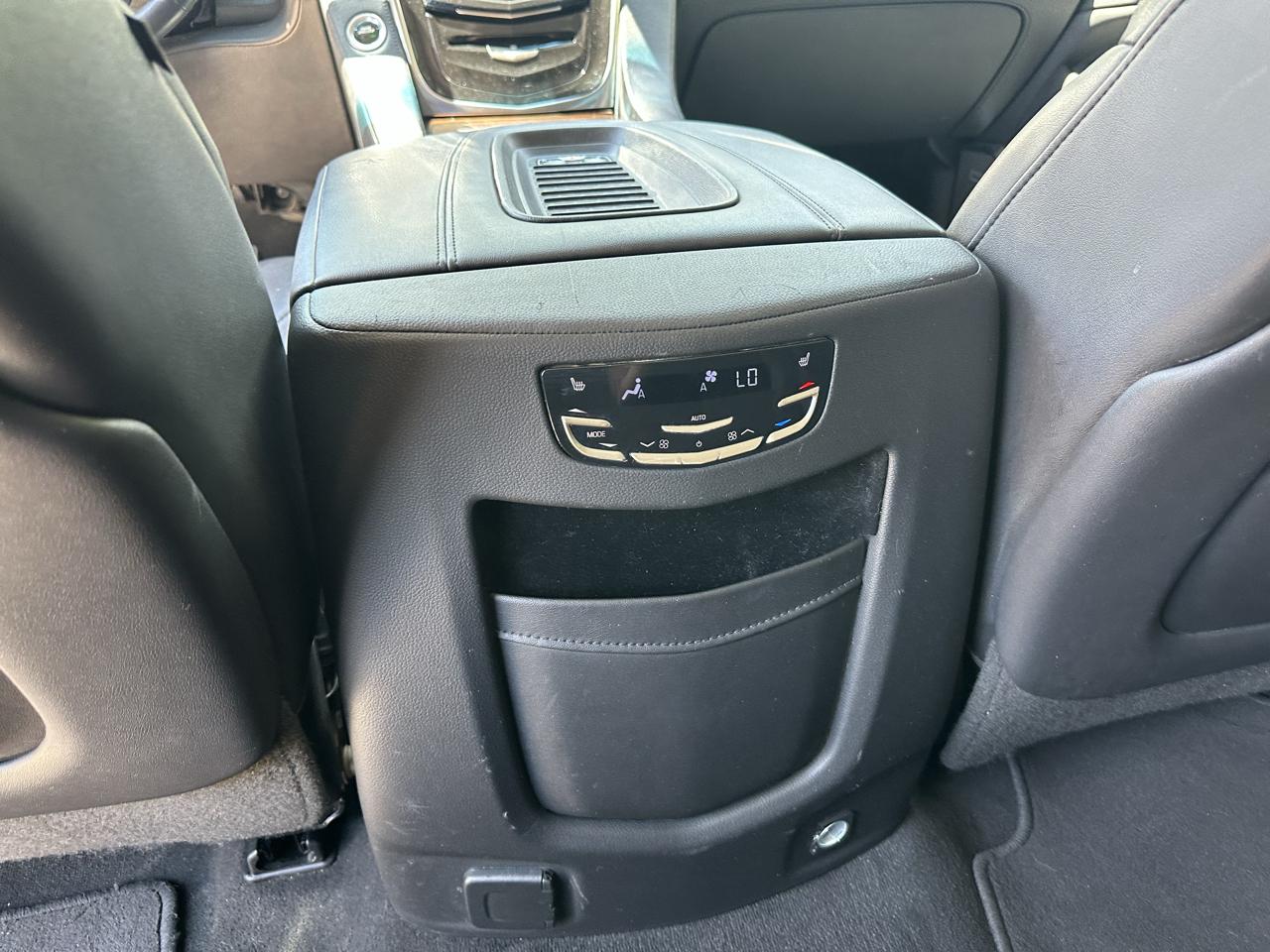 Cadillac Escalade Standard 4WD 2018
