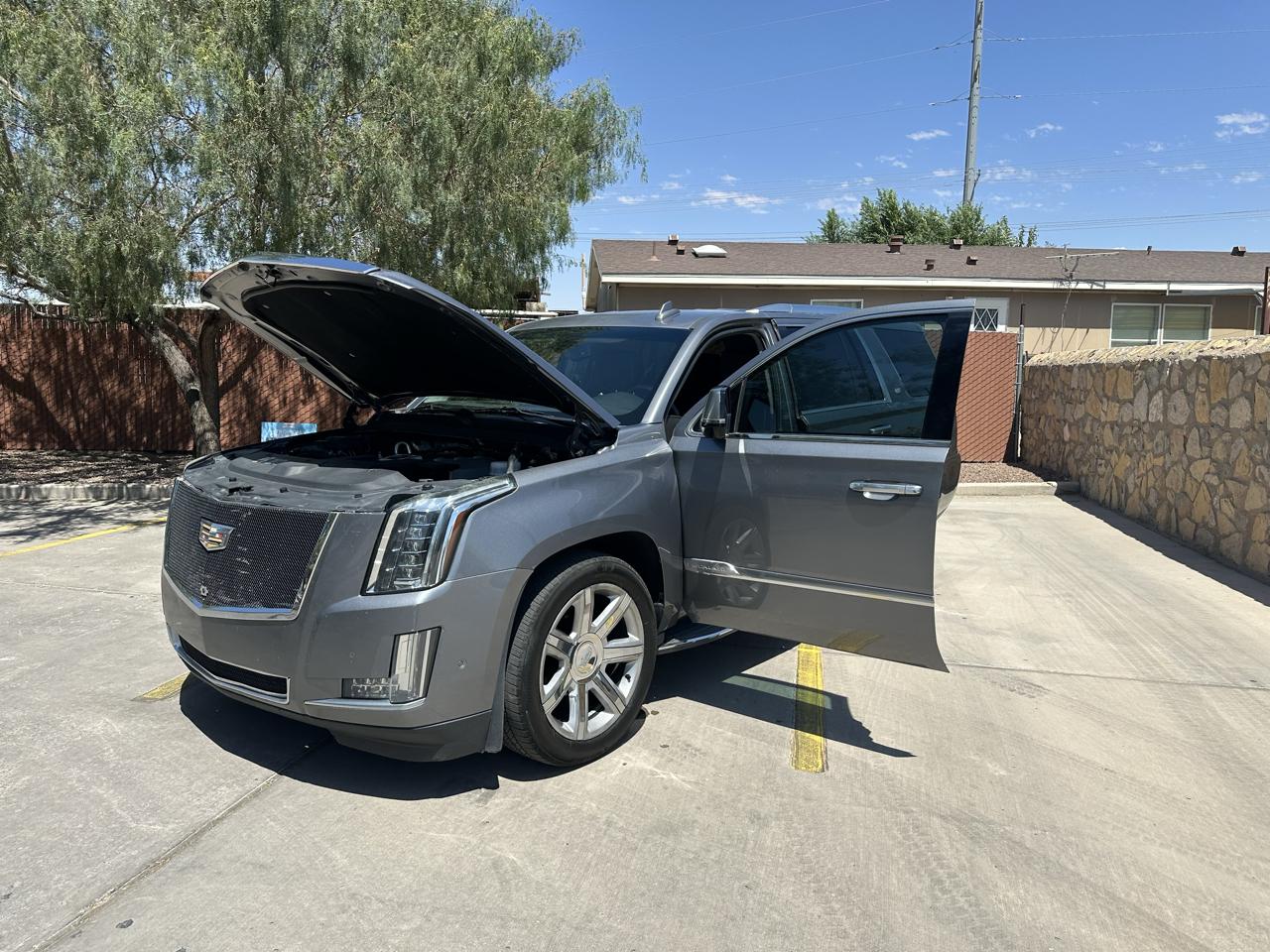 Cadillac Escalade Standard 4WD 2018