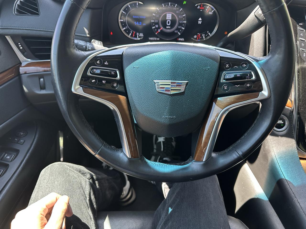 Cadillac Escalade Standard 4WD 2018