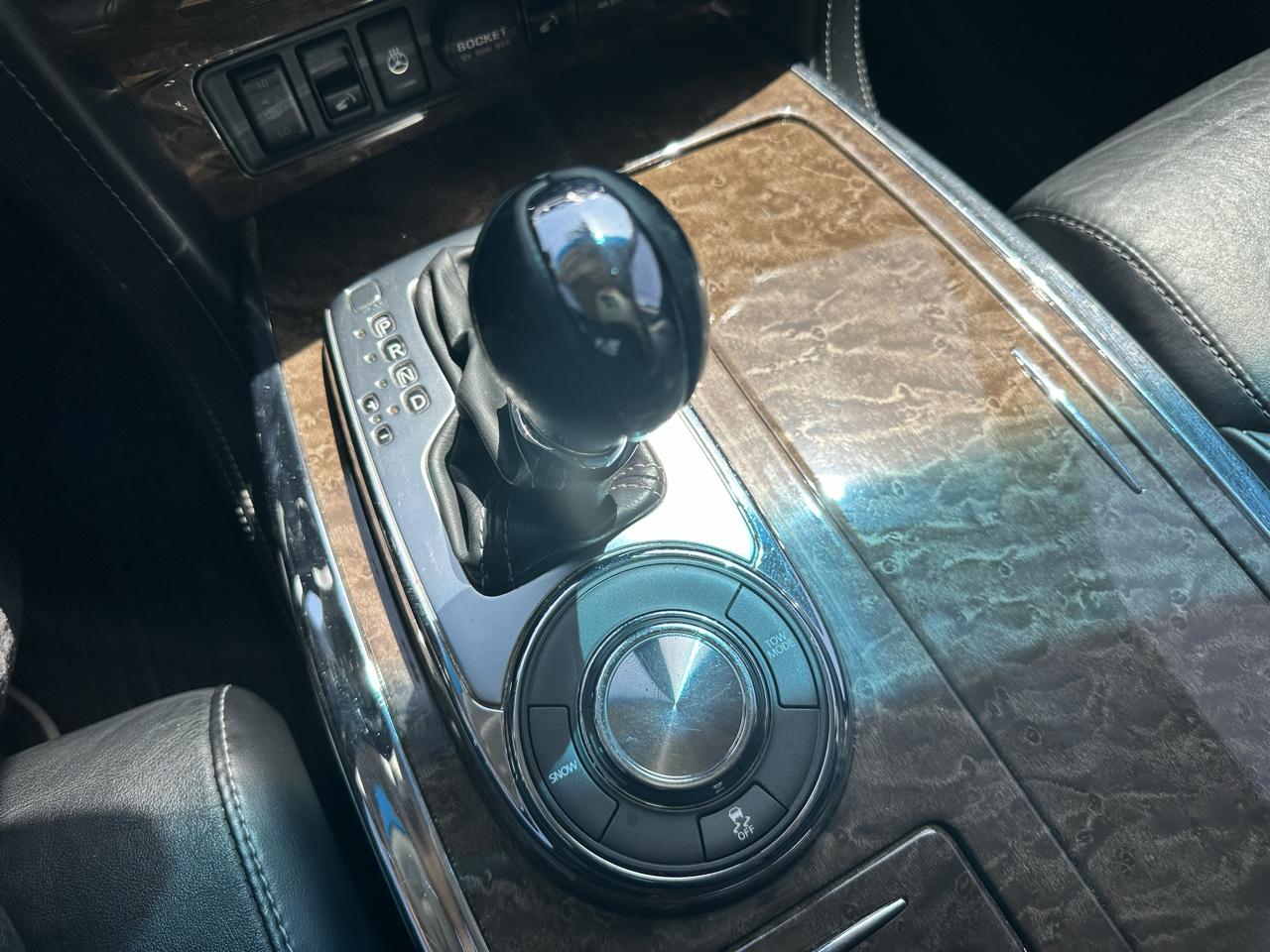 Infiniti QX80 2WD 2015