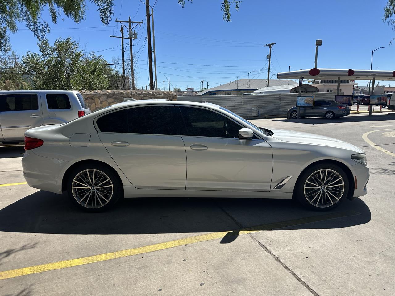 BMW 5-Series 530i 2019