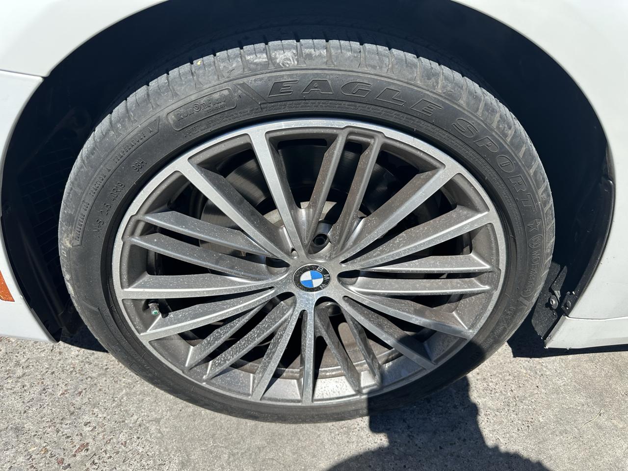 BMW 5-Series 530i 2019