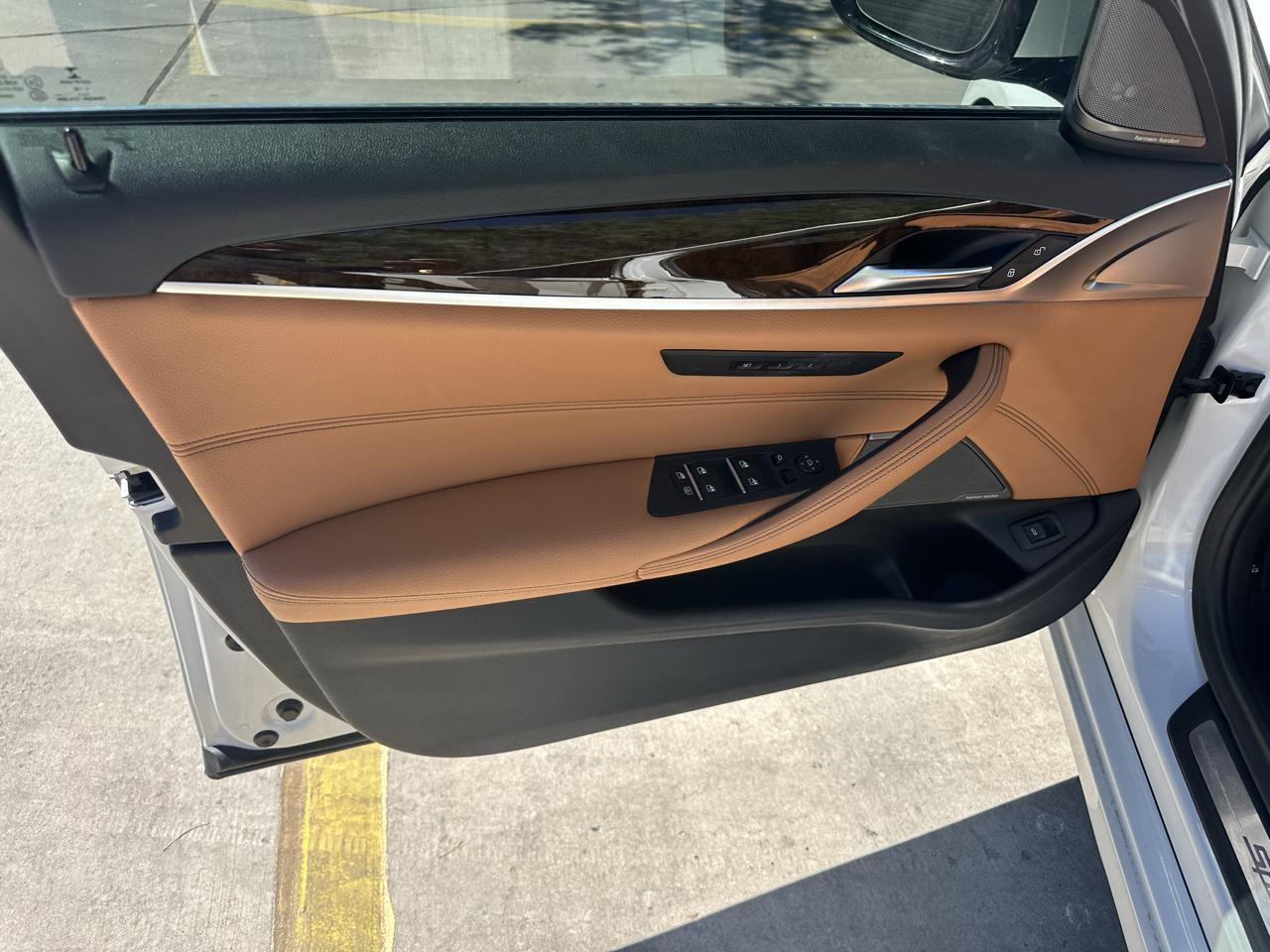 BMW 5-Series 530i 2019