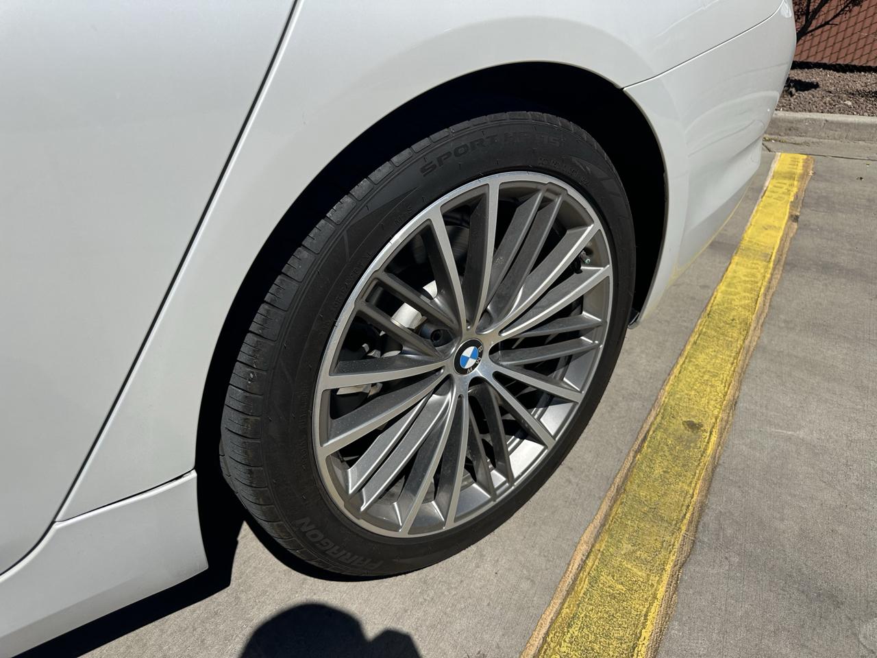 BMW 5-Series 530i 2019