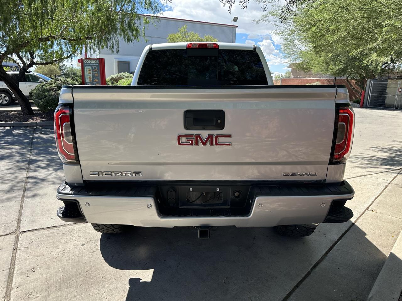 GMC Sierra 1500 Denali Crew Cab Short Box 4WD 2017
