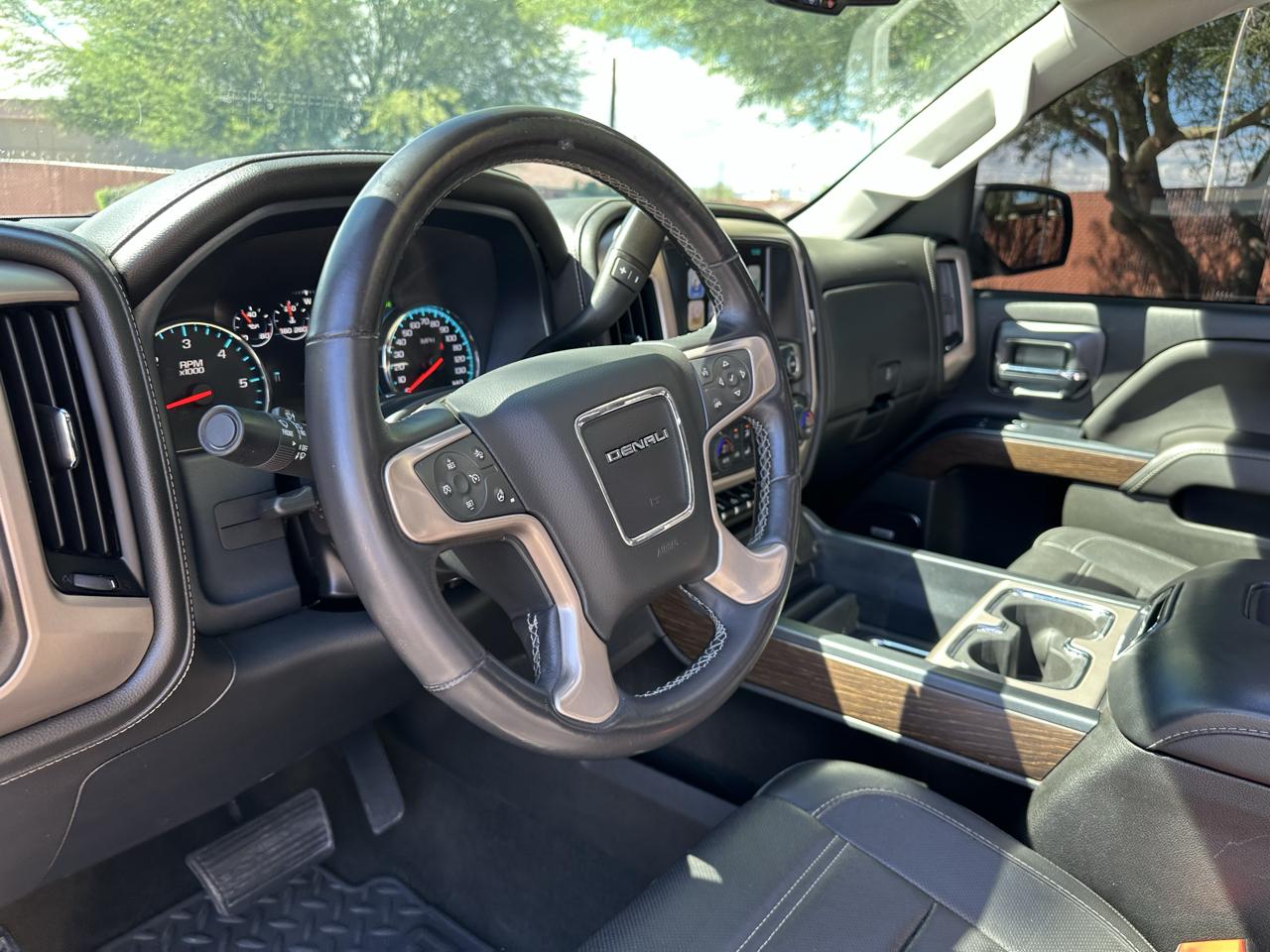 GMC Sierra 1500 Denali Crew Cab Short Box 4WD 2017
