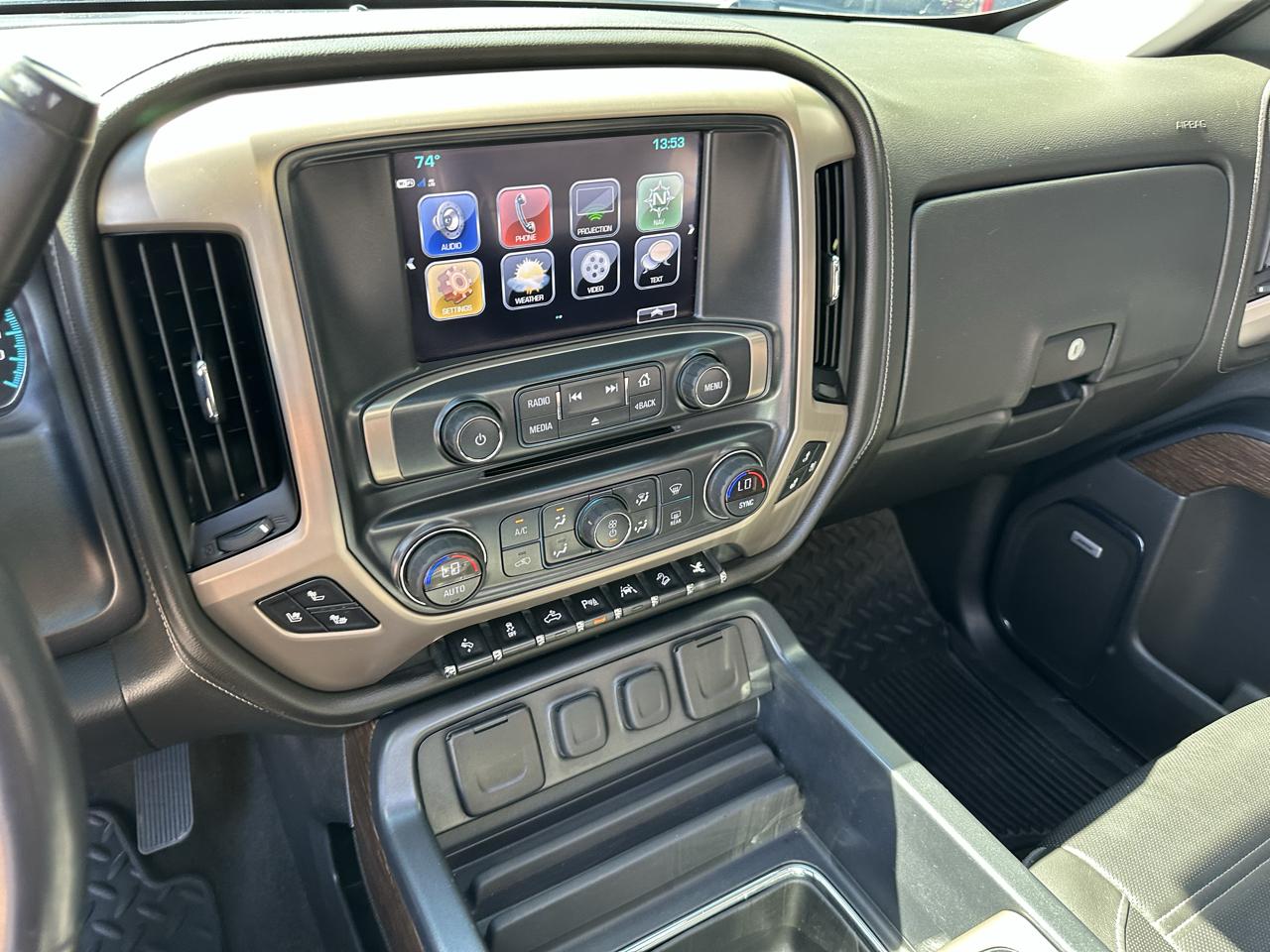 GMC Sierra 1500 Denali Crew Cab Short Box 4WD 2017