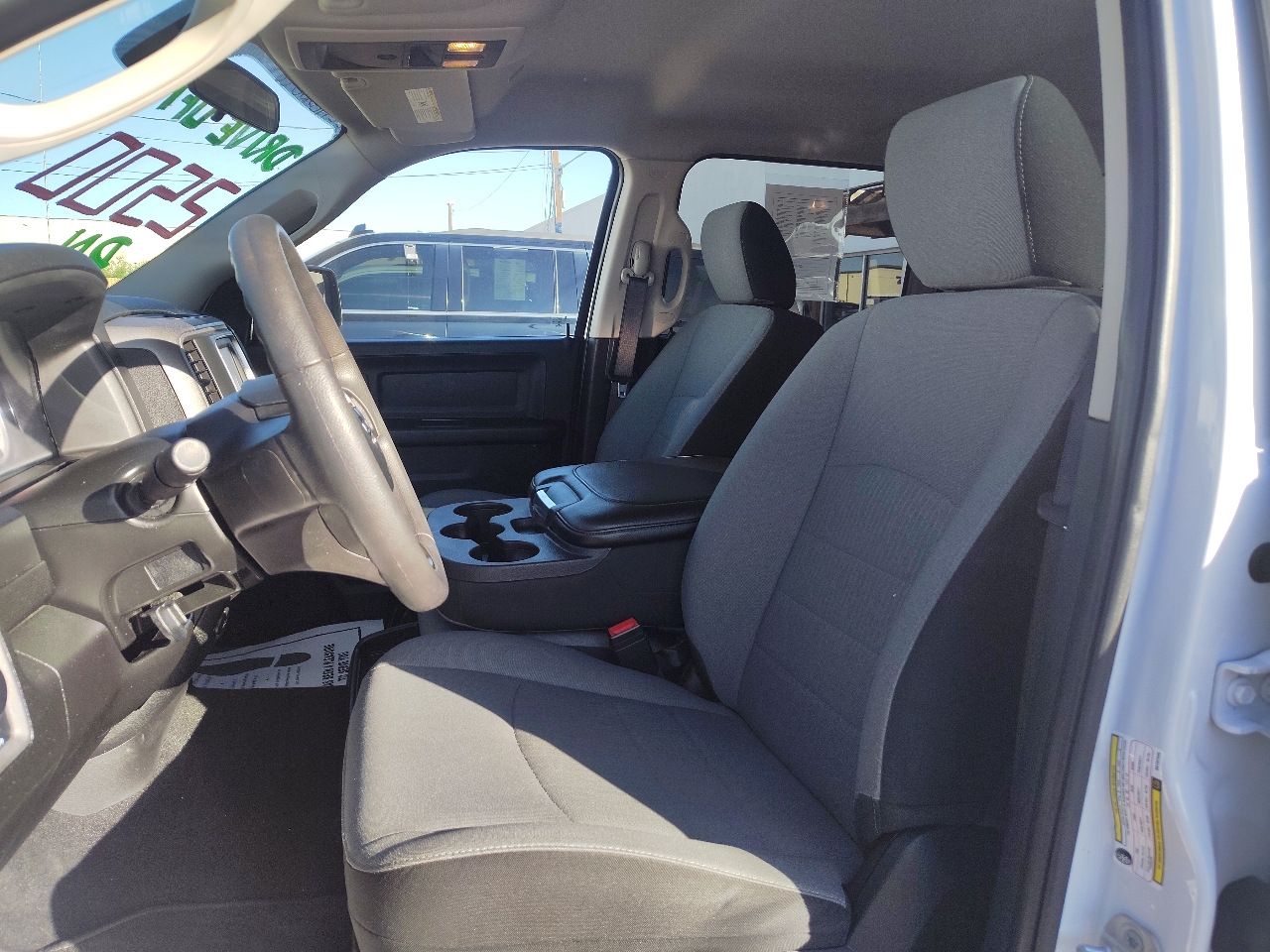 RAM 1500 Classic Tradesman Crew Cab SWB 2WD 2022 RAM 1500 Classic Tradesman Crew Cab SWB 2WD 2022