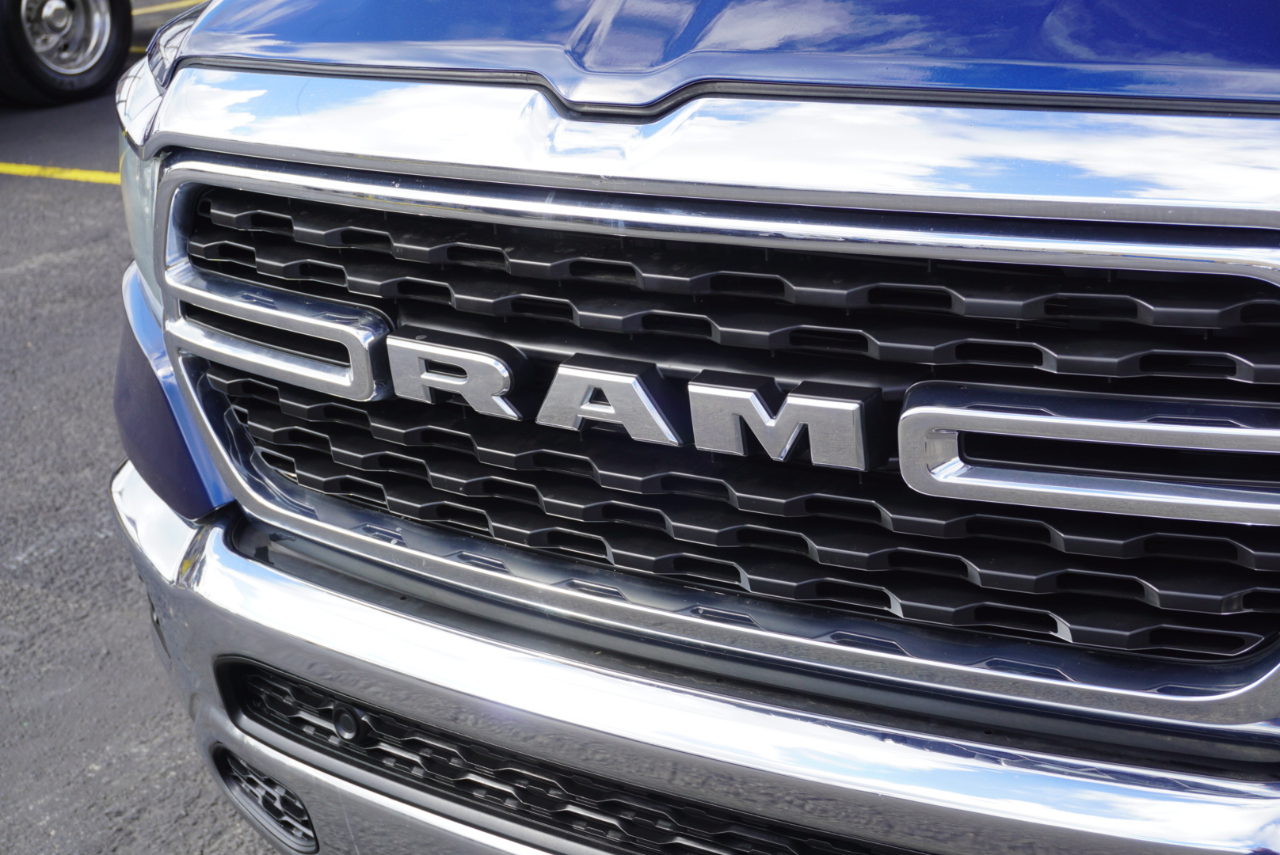 RAM 1500 Big Horn Crew Cab SWB 2WD 2022