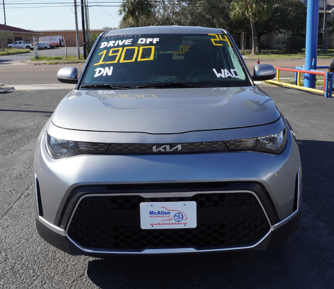 2024 Kia Soul LX's photo