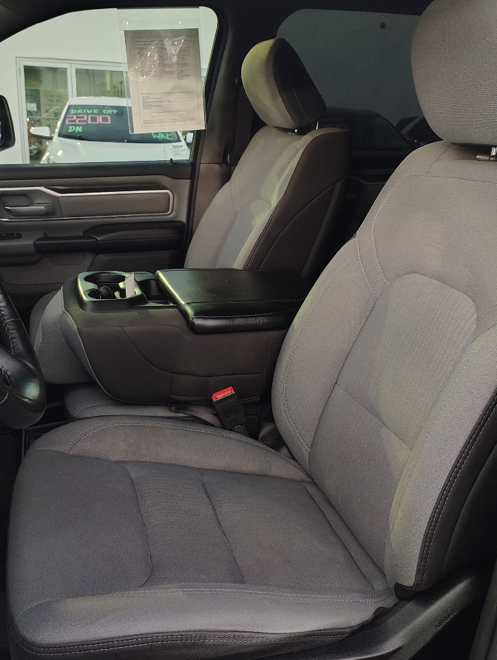 RAM 1500 Big Horn Crew Cab SWB 2WD 2022