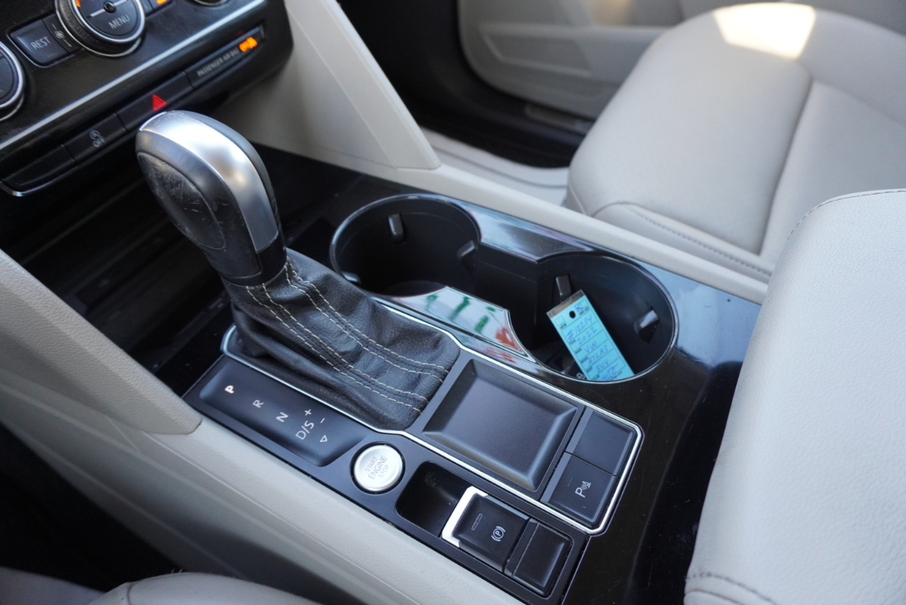 Volkswagen Atlas V6 SE w/Technology 2022