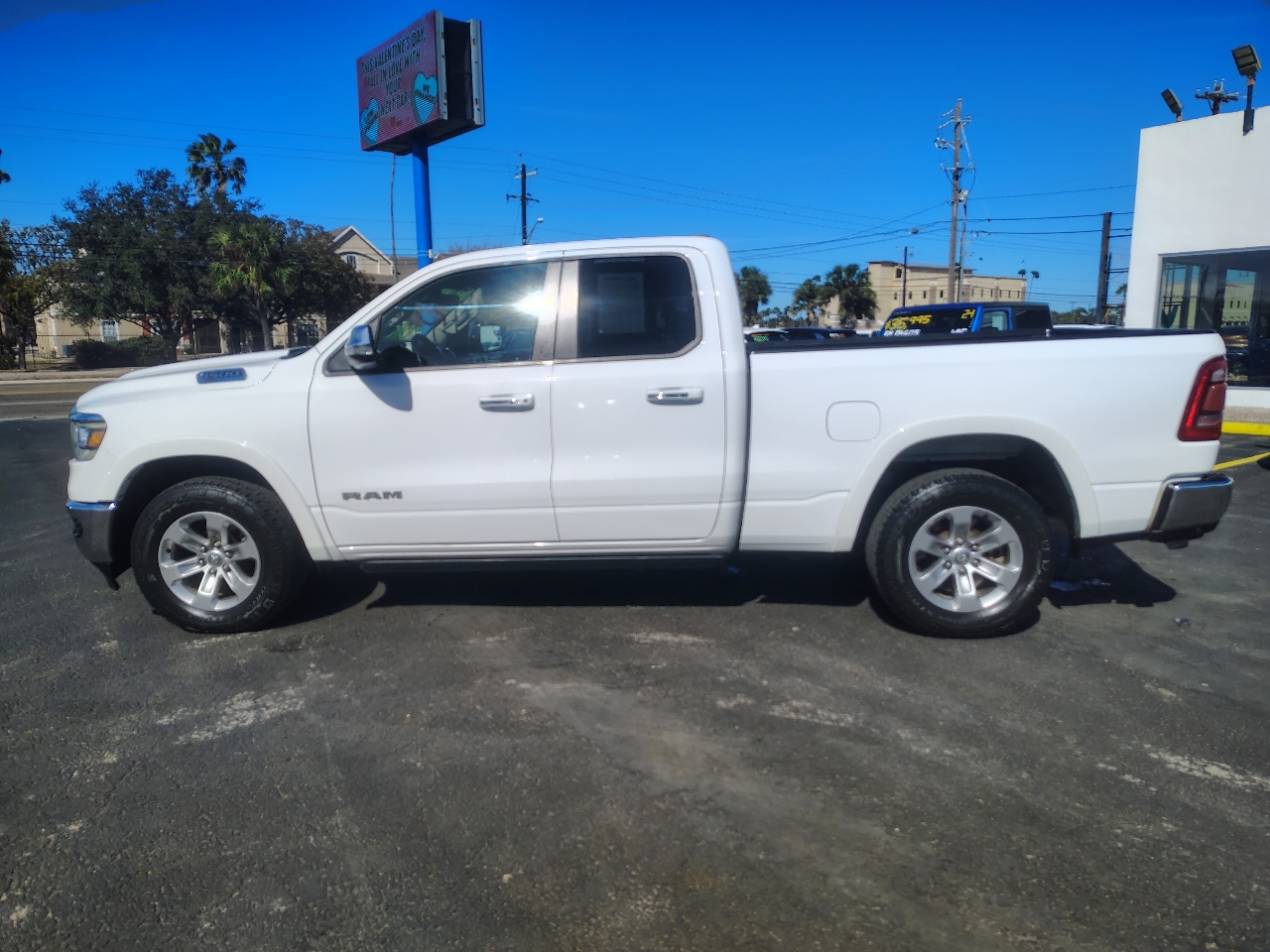 RAM 1500 Laramie Quad Cab 4WD 2021
