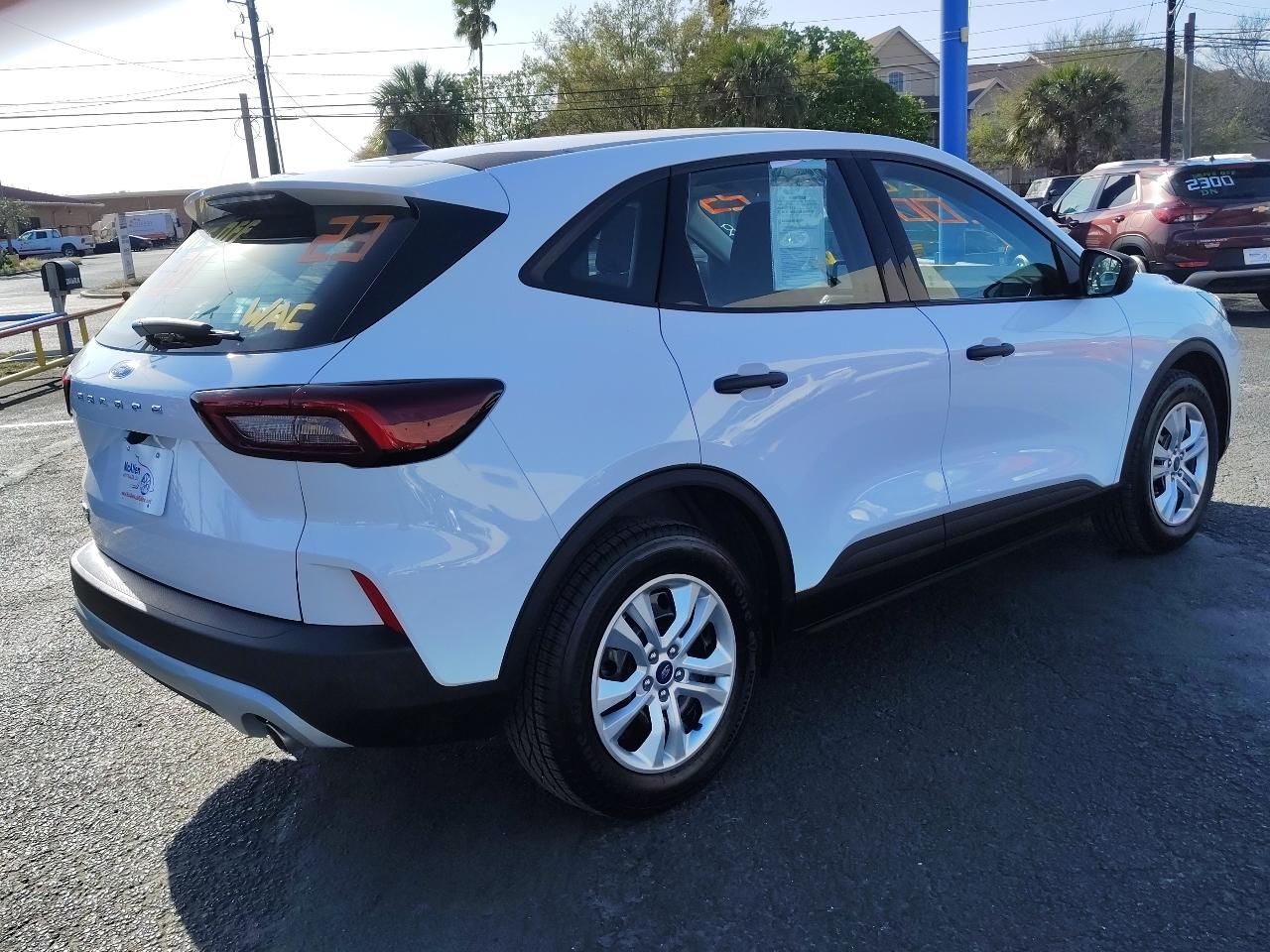 Ford Escape Base 2023