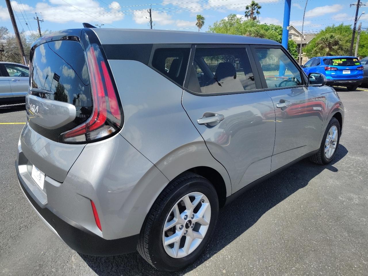 Kia Soul LX CVT 2024