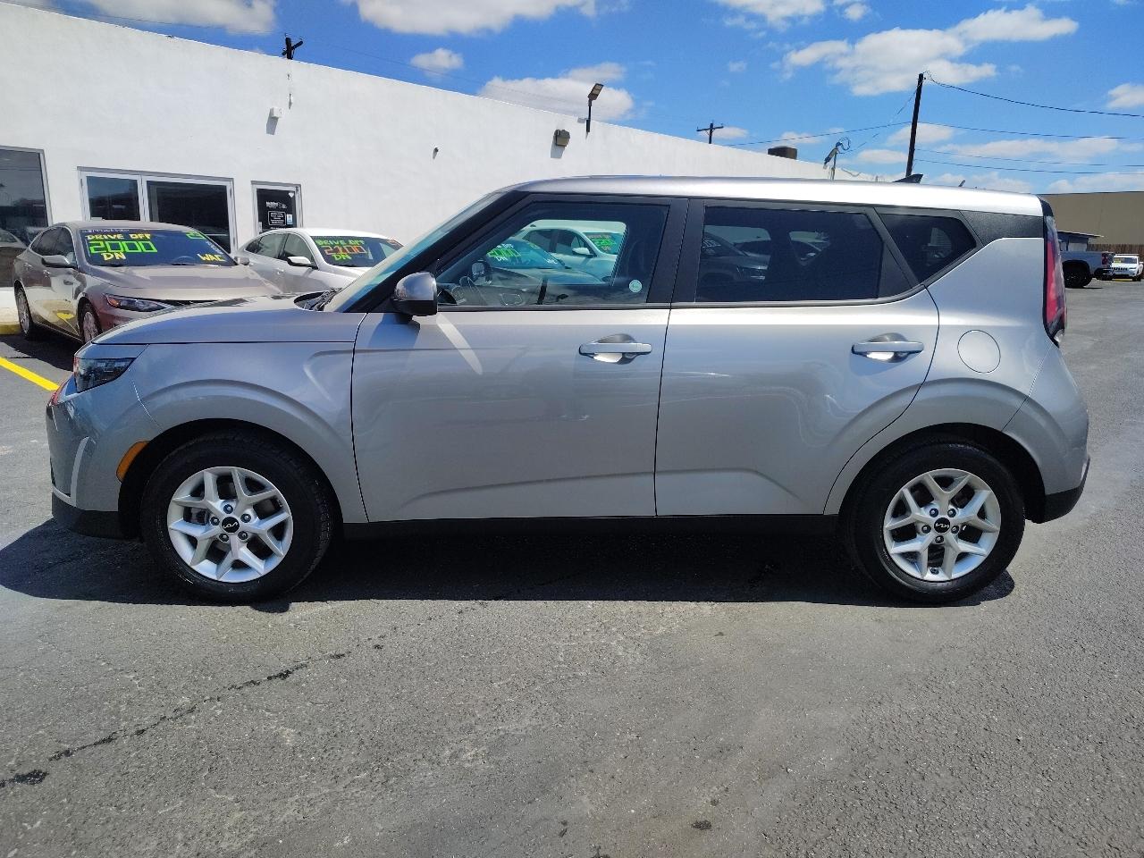 Kia Soul LX CVT 2024