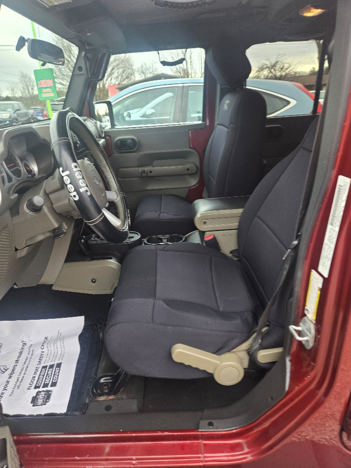 Jeep Wrangler Unlimited Sahara 4WD 2010