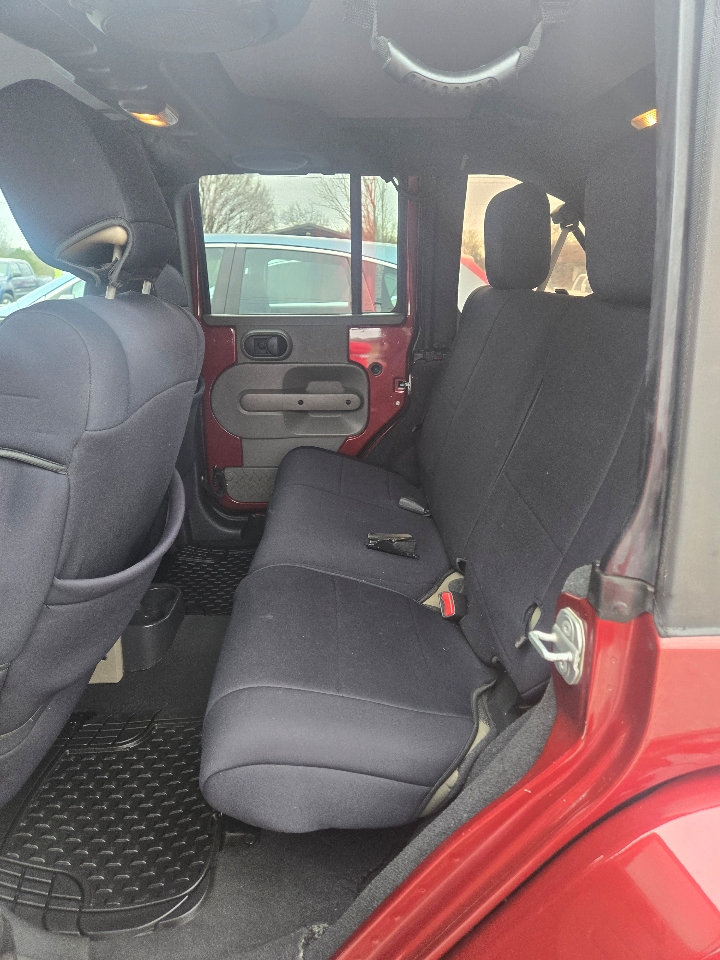 Jeep Wrangler Unlimited Sahara 4WD 2010