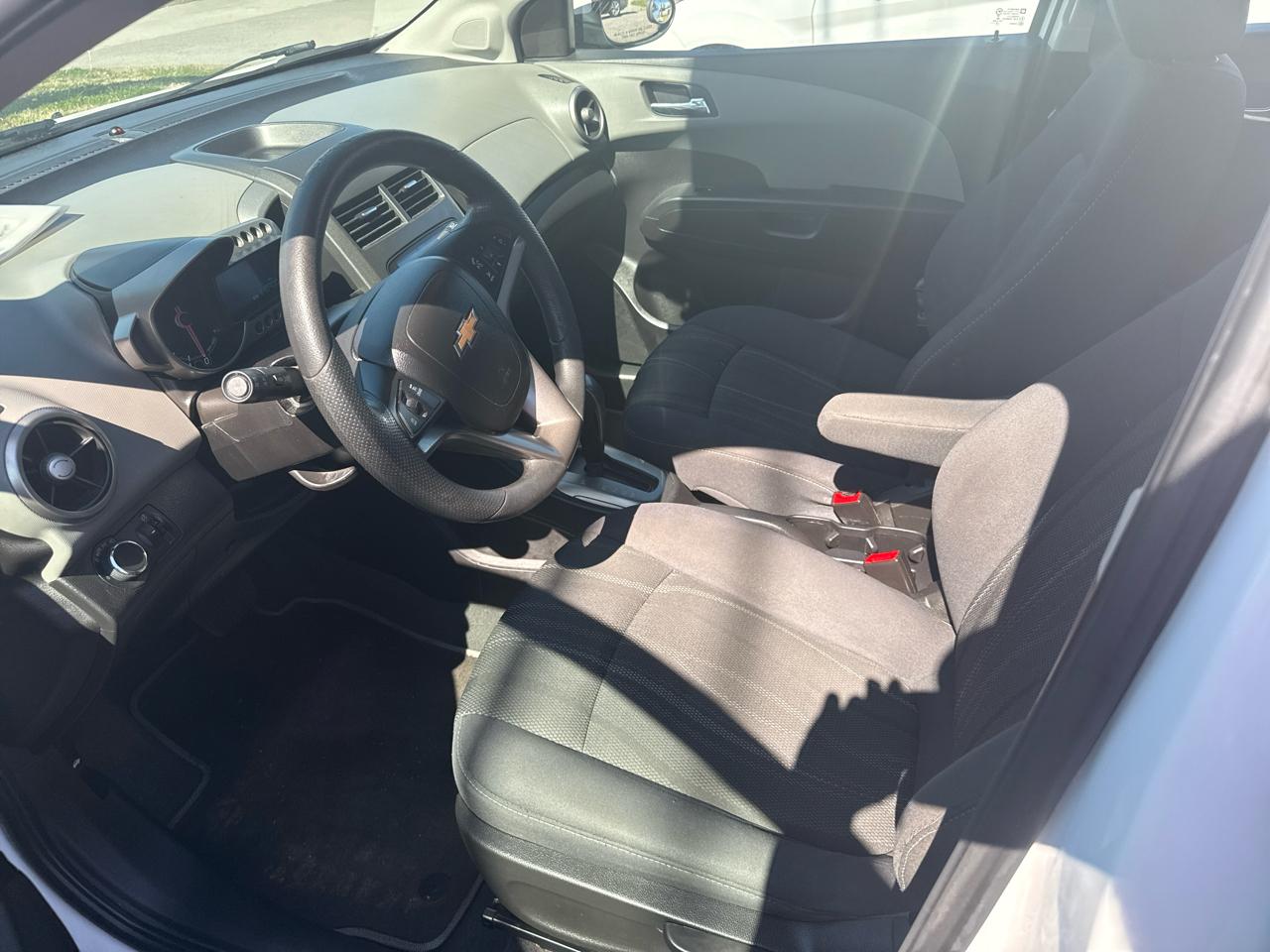 Chevrolet Sonic LT Auto 5-Door 2015