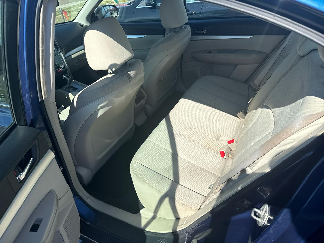 Subaru Legacy 2.5i Premium 2011