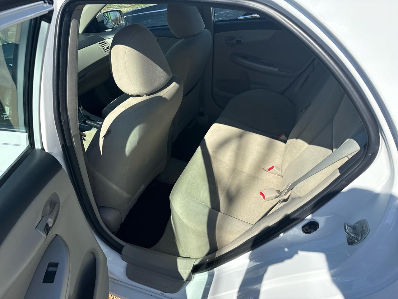 Toyota Corolla S 5-Speed MT 2013