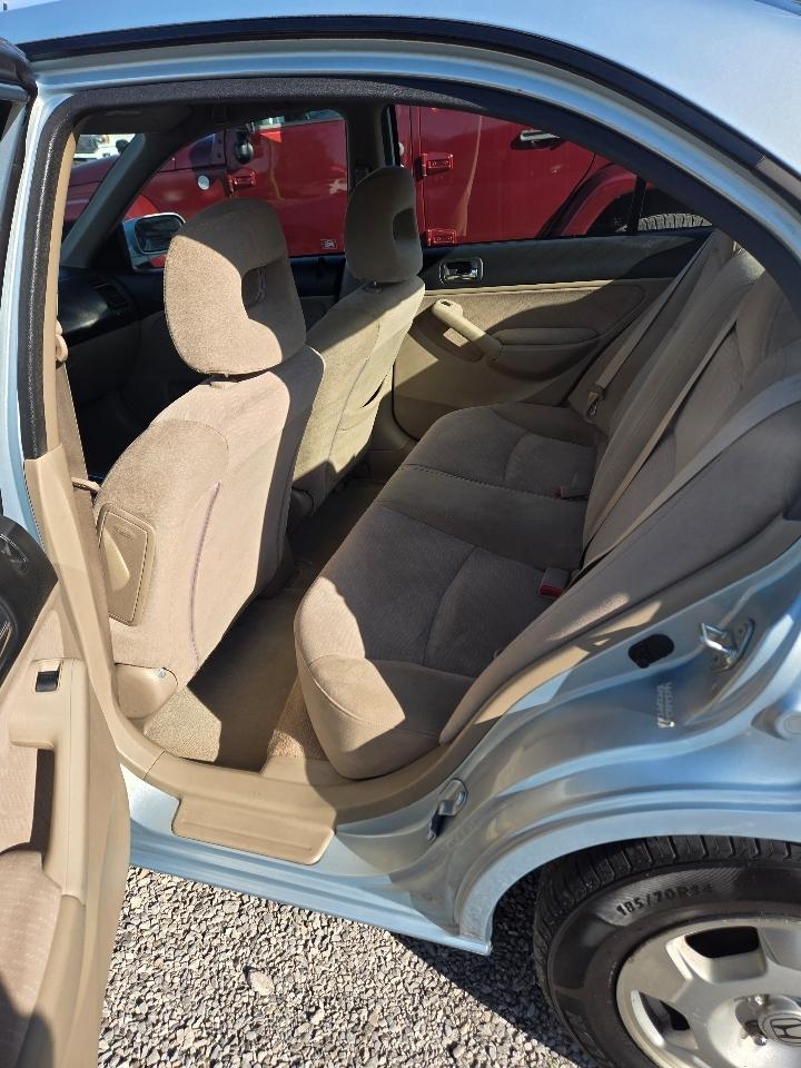 Honda Civic Hybrid Sedan with CVT 2003