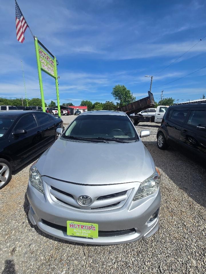 Toyota Corolla S 5-Speed MT 2011