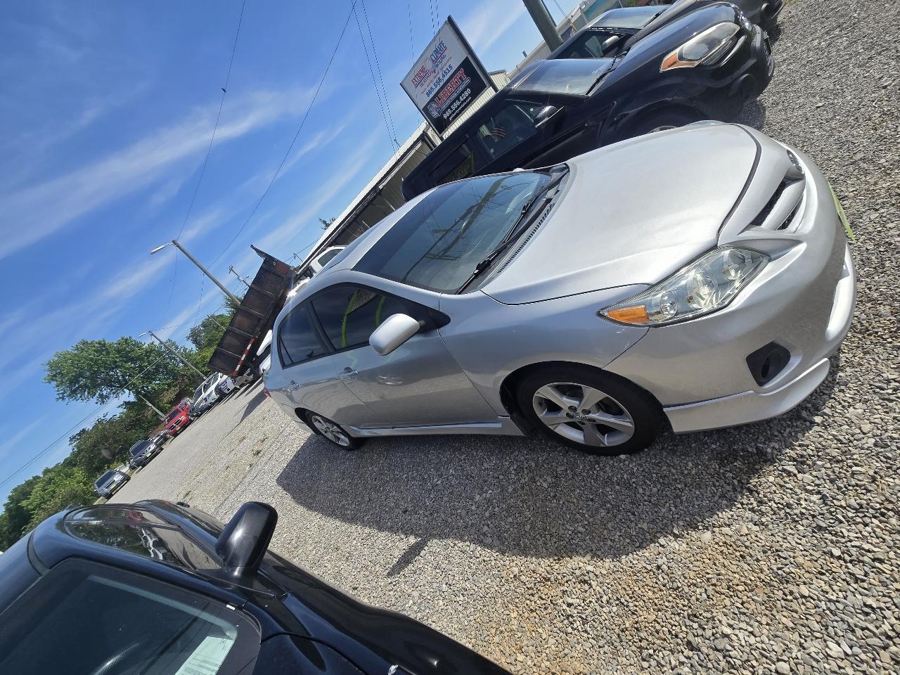 Toyota Corolla S 5-Speed MT 2011