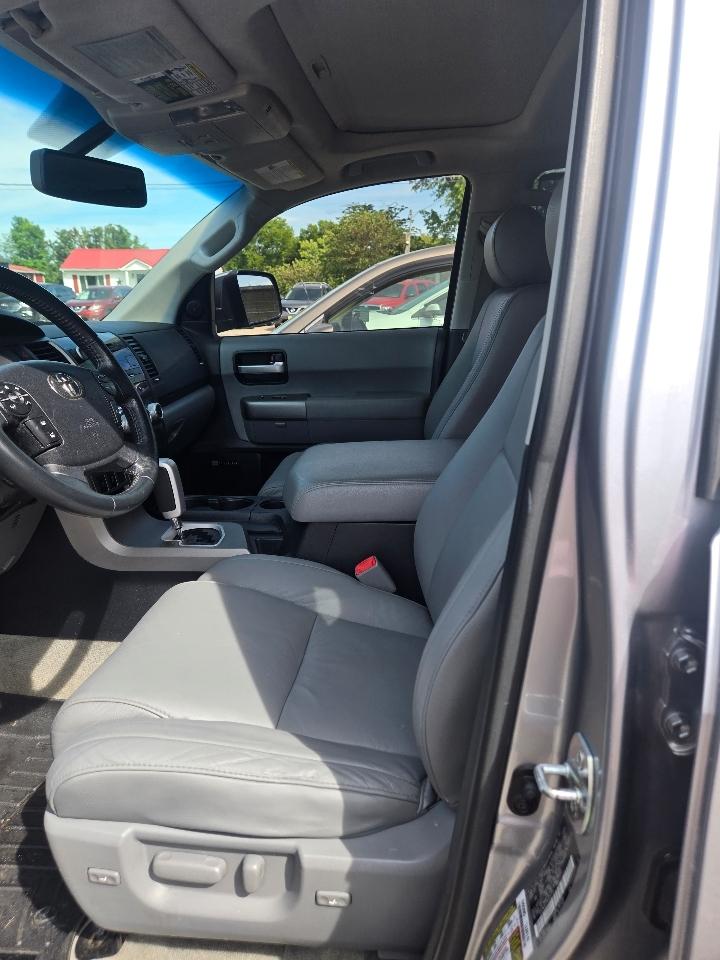 Toyota Sequoia Limited 4WD FFV 2010