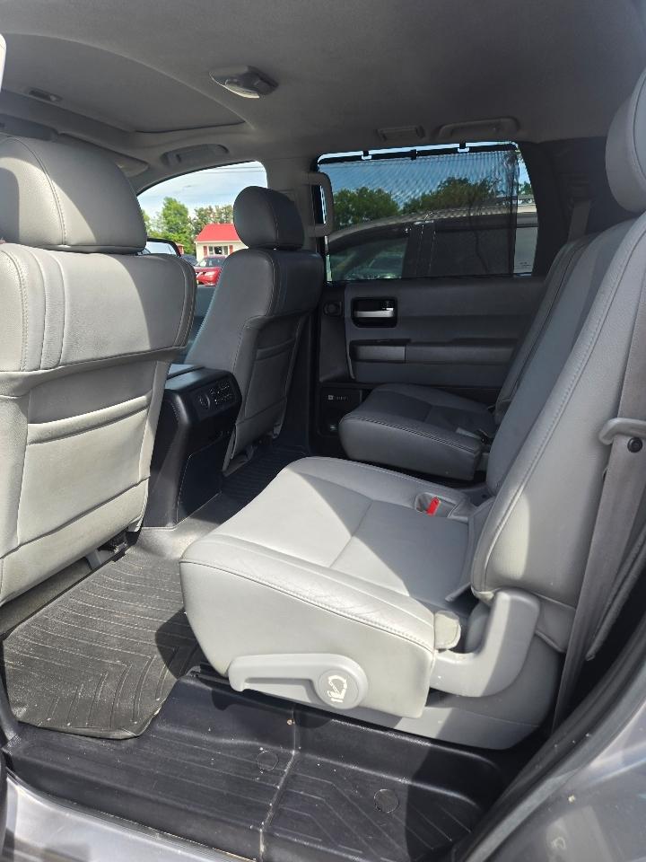 Toyota Sequoia Limited 4WD FFV 2010