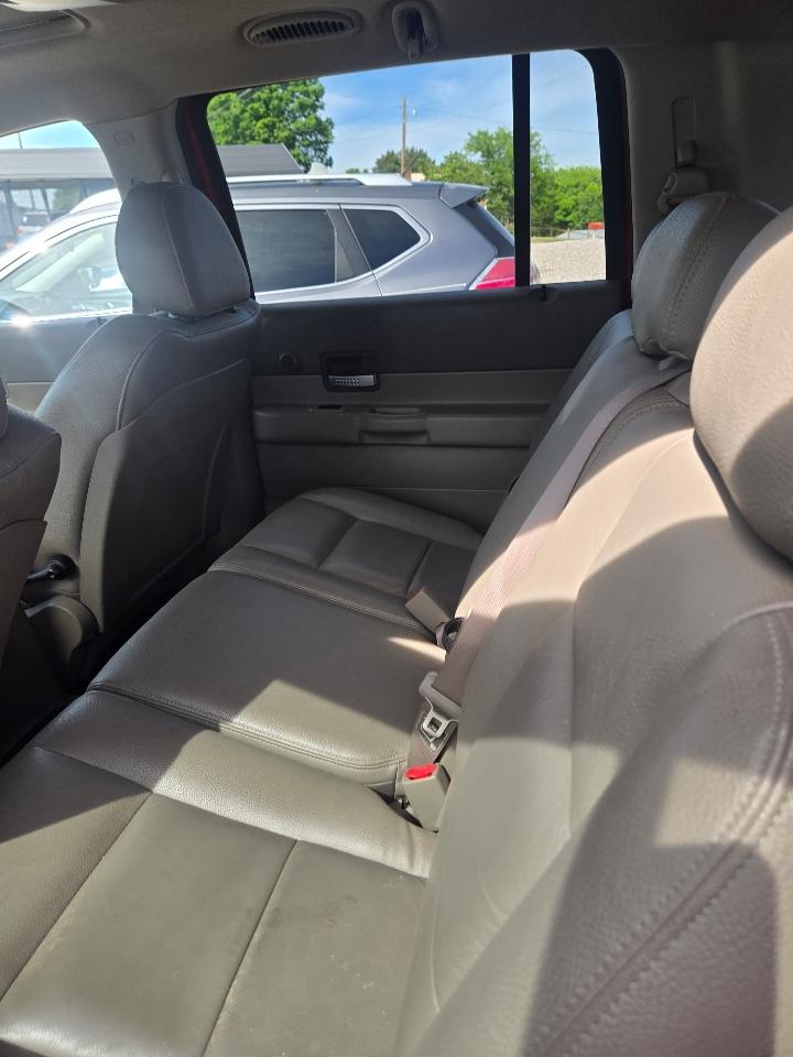 Dodge Durango Adventurer Model 2WD 2005